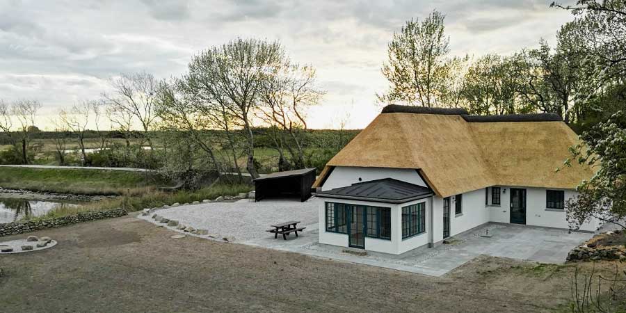 Respektfuld renovering af det gamle Romsø hus
